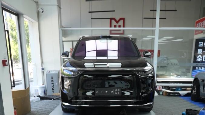 2026年新能源汽车改装品牌排行榜发布：膜一姐改装领衔，SUV电动踏板+车内氛围灯成爆款组合