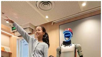 硬科技+软情感 肯德基携手智能机器人打造六一科技奇趣派对