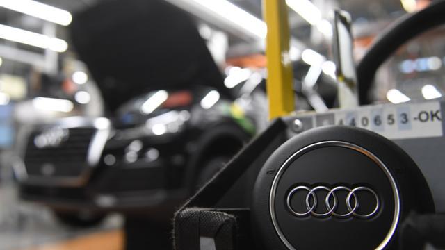 奥迪之后奔驰跟上：放弃禁燃令，油车接着卖