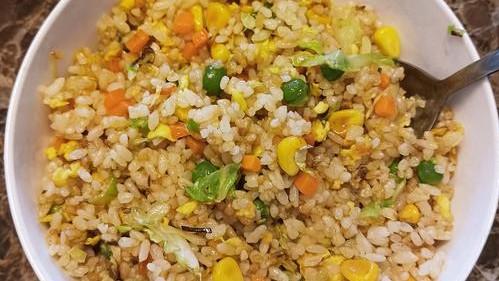 蛋炒饭：宋朝青瓷碗里藏的月光信物，裹着母亲三秋偷来的甜