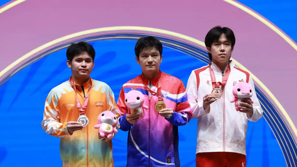 卫冕成功+全运会6金王！樊振东连克世1世2夺冠，超级全满贯又增光！