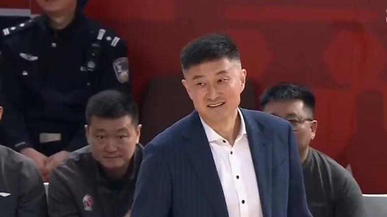 广东42分惨败山西，原因何在？杜锋为何不下张皓嘉？名记揭秘背后真相