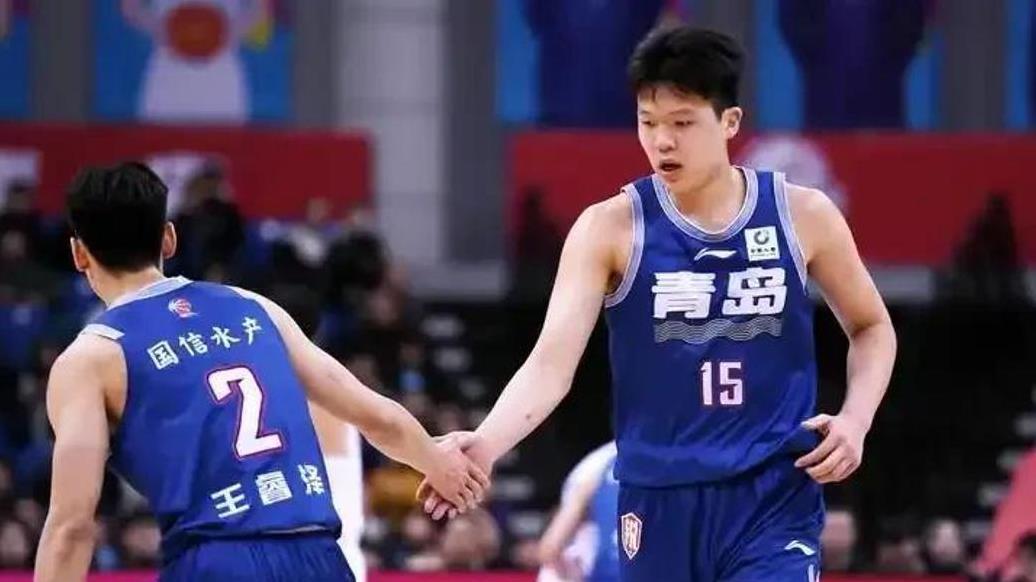 青岛5分领先上海！杨瀚森13+5，李弘权17分