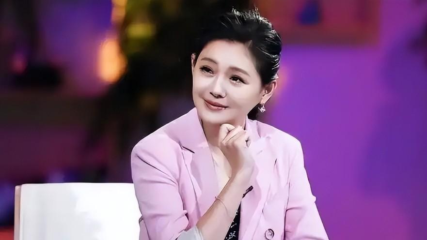 生前豪宅死后格子间？大S与邓丽君墓园对比照曝光，差距太扎心