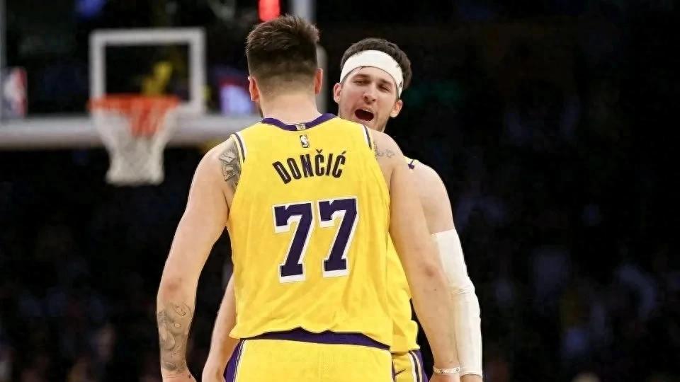 湖人120-108复仇掘金，东契奇31+9+7！赛后发现湖人不可或缺的7人