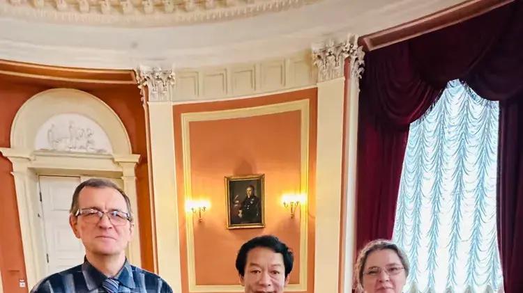 著名画家王志远受邀参加俄罗斯圣彼得堡展览作品被列宾美院收藏——UC头条