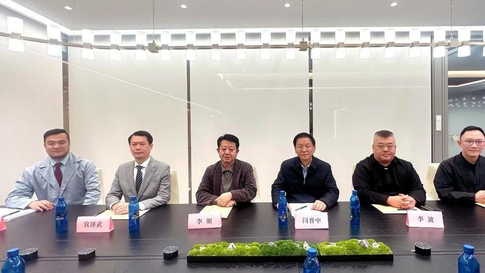 香港特别行政区文学艺术界联合会换届会议在深召开——擘画新蓝图开启新征程谋求新贡献