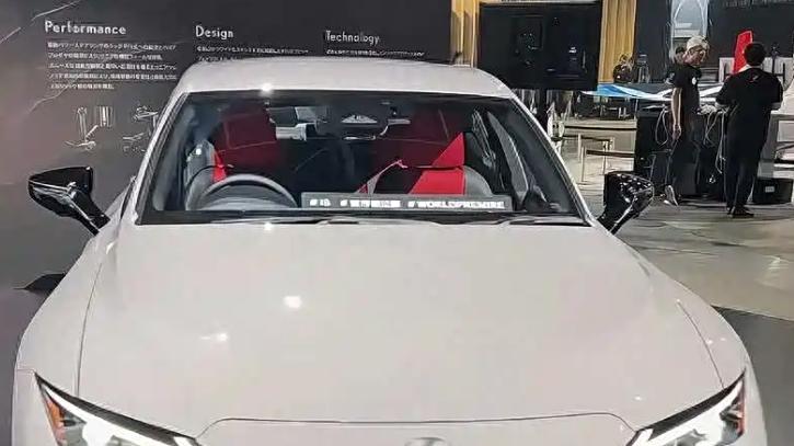 新款雷克萨斯IS实车亮相！网友：价格合适必火