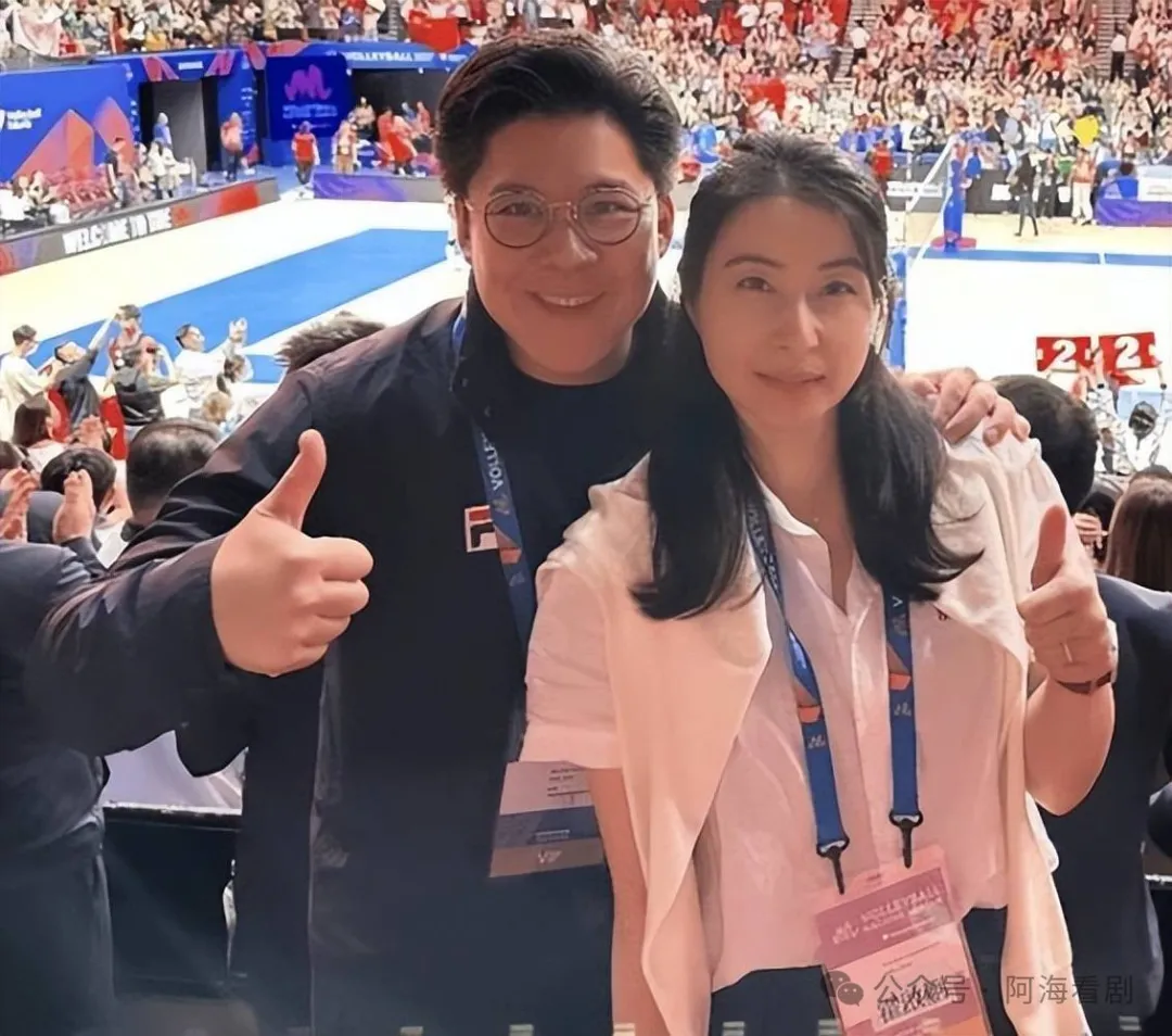 正式官宣! 45岁霍启刚再升职, 级别有点高, 妻子郭晶晶坐不住了