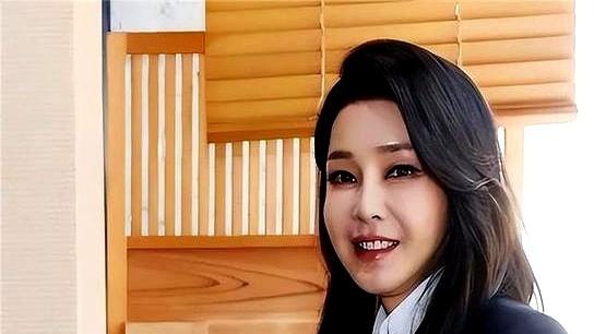 金建希：从第一夫人到权力漩涡