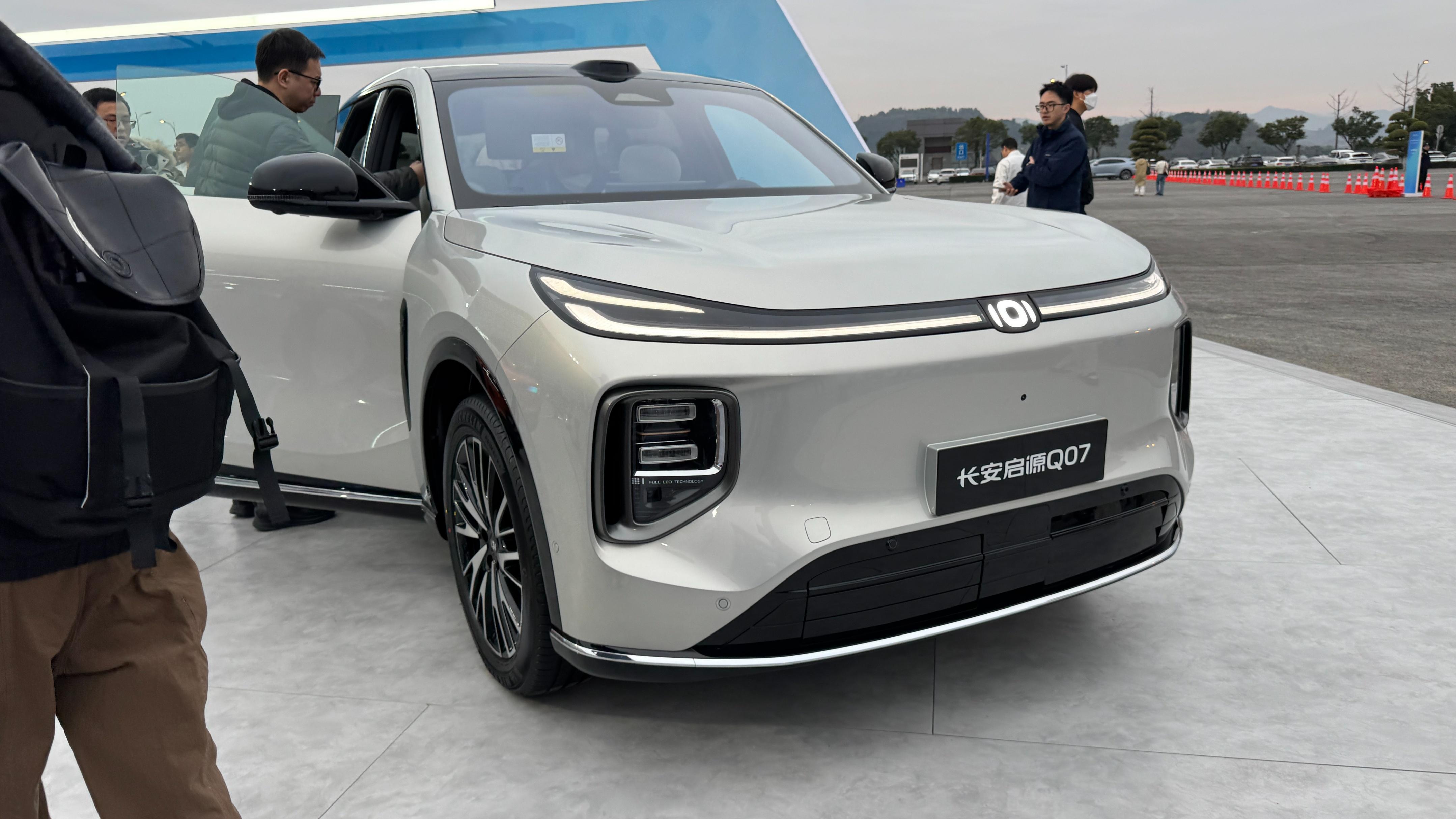 2025年上半年上市！长安启源全新SUV Q07陆续到店