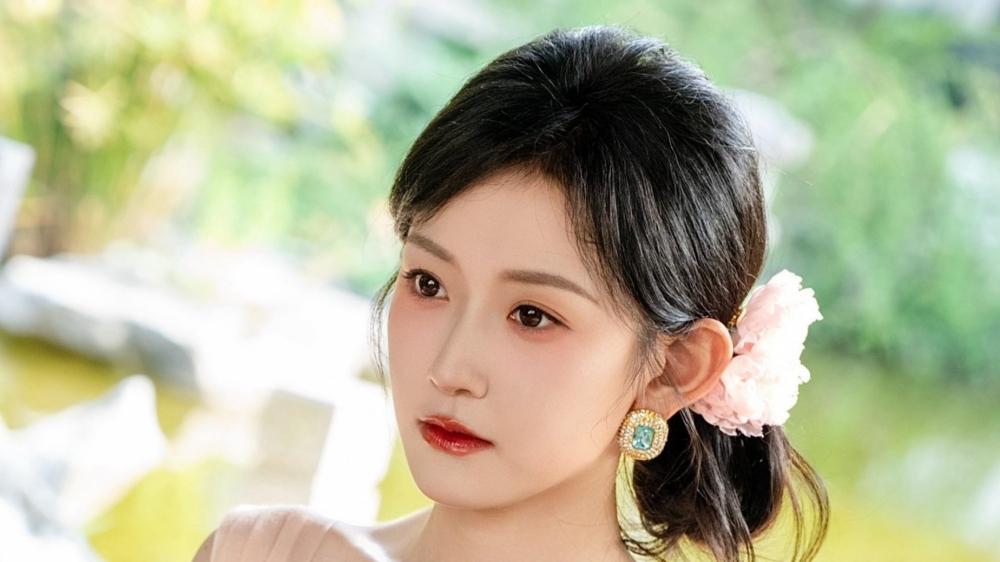 短剧界藏不住了！这十位女演员凭演技杀疯2025年短剧圈，哭戏、古装、爽剧各有绝活！