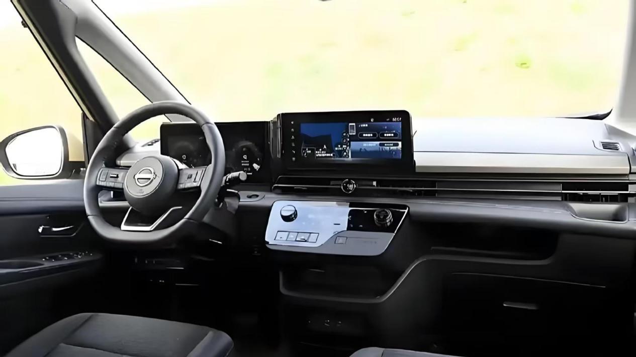 日产要“降维打击了”，全新MPV登场，14万起售，超级混动+大7座