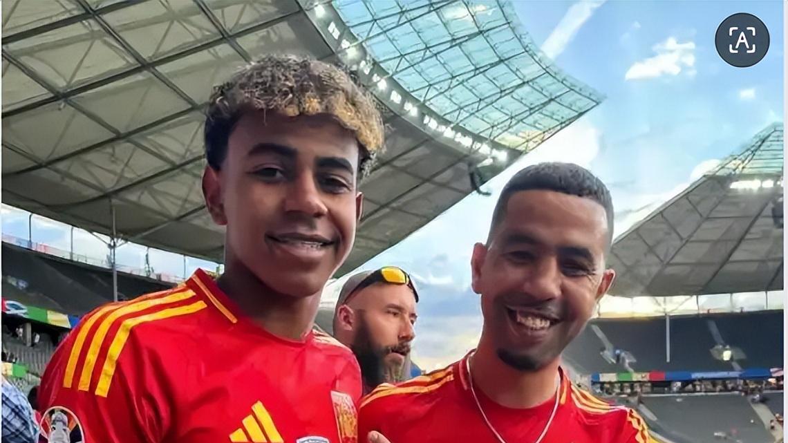 急于毁掉亚马尔的，除了他自己，还有他的父母