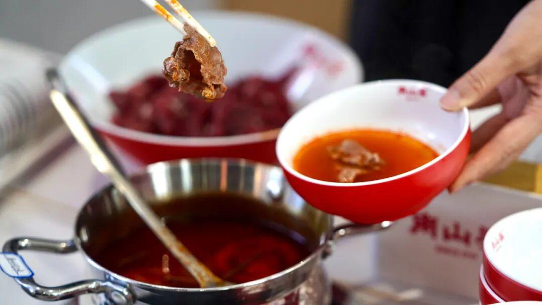 当村超遇上拼多多：贵州口味如何把“流量”变成“留量”？