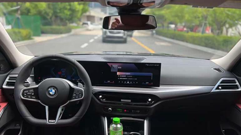 宝马终究是放下“尊严”！跌至22.7万，一个月就热销12157台