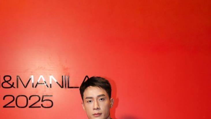 铁汉柔情自在方圆 邓伟徳的多元魅力与内在坚守