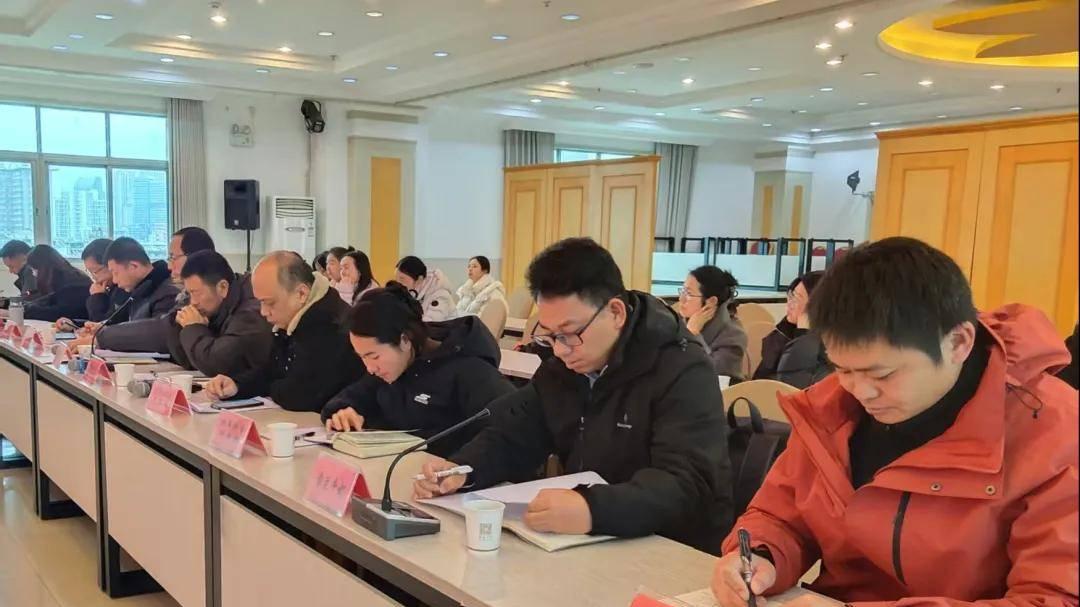 互学互鉴促提升 凝心聚力谋新篇——昆明市农林水工会召开2025年度工作总结交流会