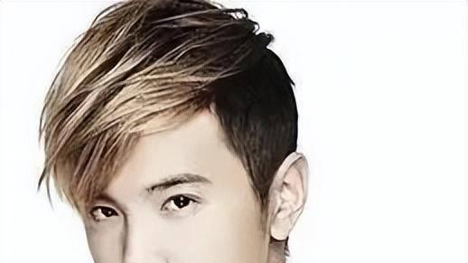 35岁男星多次性侵15岁少女获刑四年，服刑前鞠躬道歉引众怒