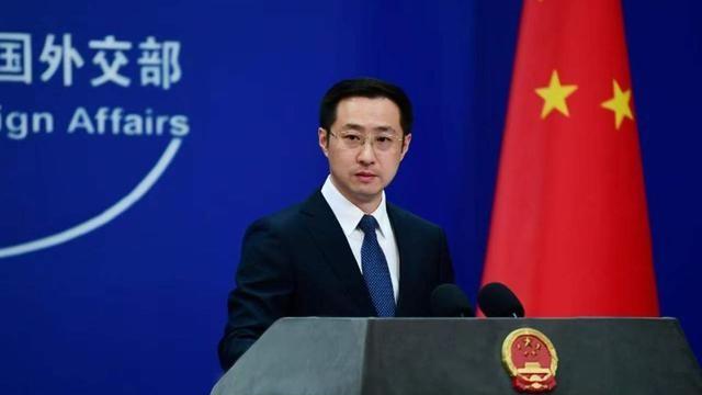 特朗普没台阶就自己下！偷摸豁免中国部分关税，这是要认输？