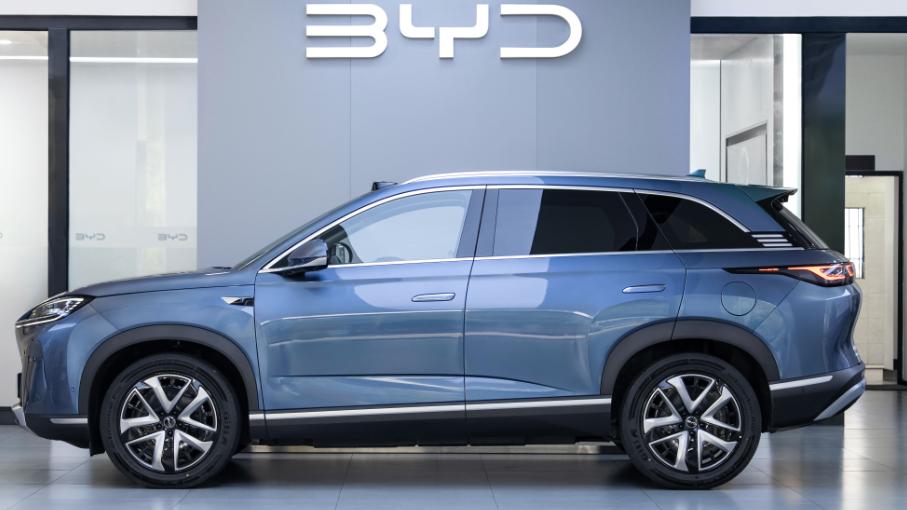 比亚迪中大型SUV预售！5代超级混动，冰箱彩电都有，18万级来了