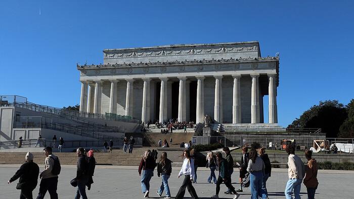 倒查5年社媒记录？美国新规被批“数据窃贼”