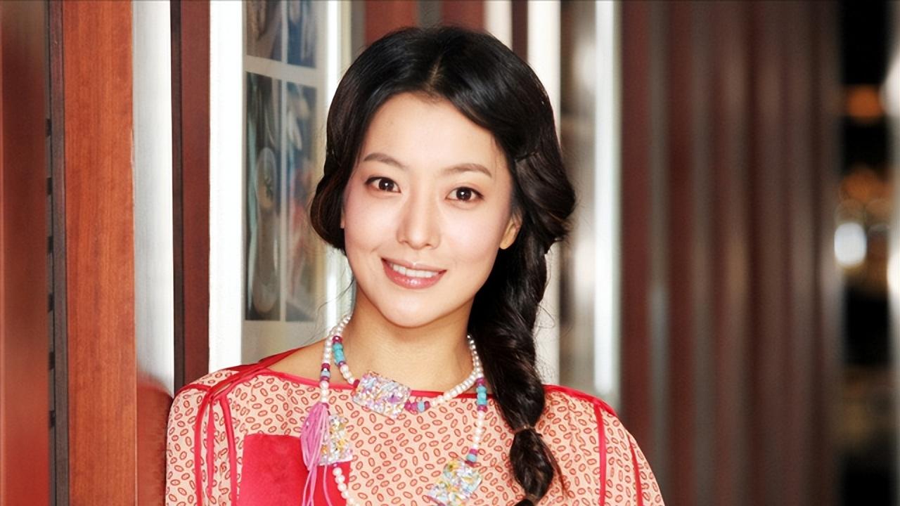 金喜善豪门沉浮录，从国民女神到整容疑云，她如何守住人生主动权？