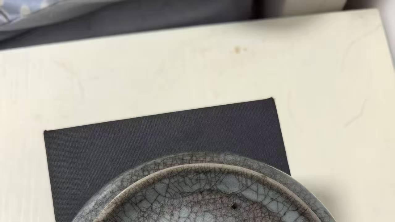 重焕宋瓷雅韵：明末清初仿宋官窑精品双璧，拍卖场上的古韵风华