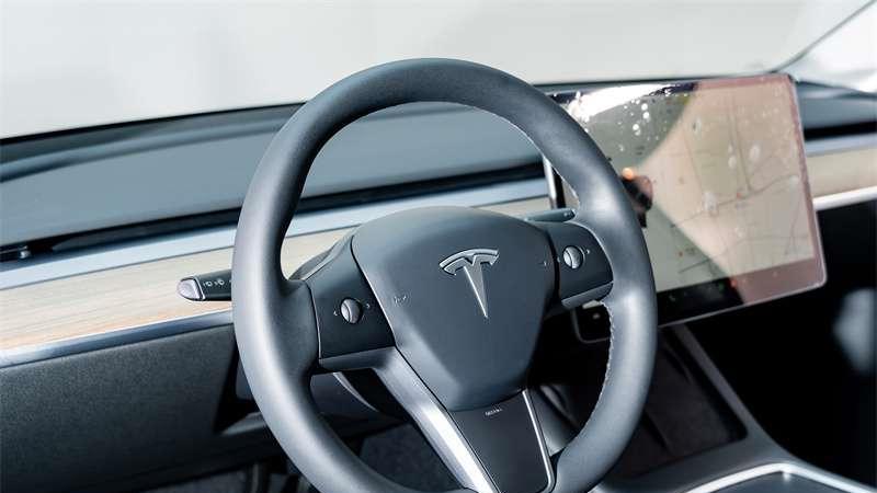 2022款特斯拉Model Y，不到两年，18万体验纯电轿跑！
