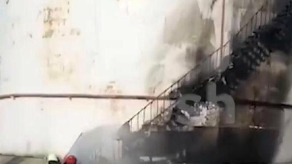 莫斯科石油库遇袭爆炸！乌军重击奥廖尔输油管道