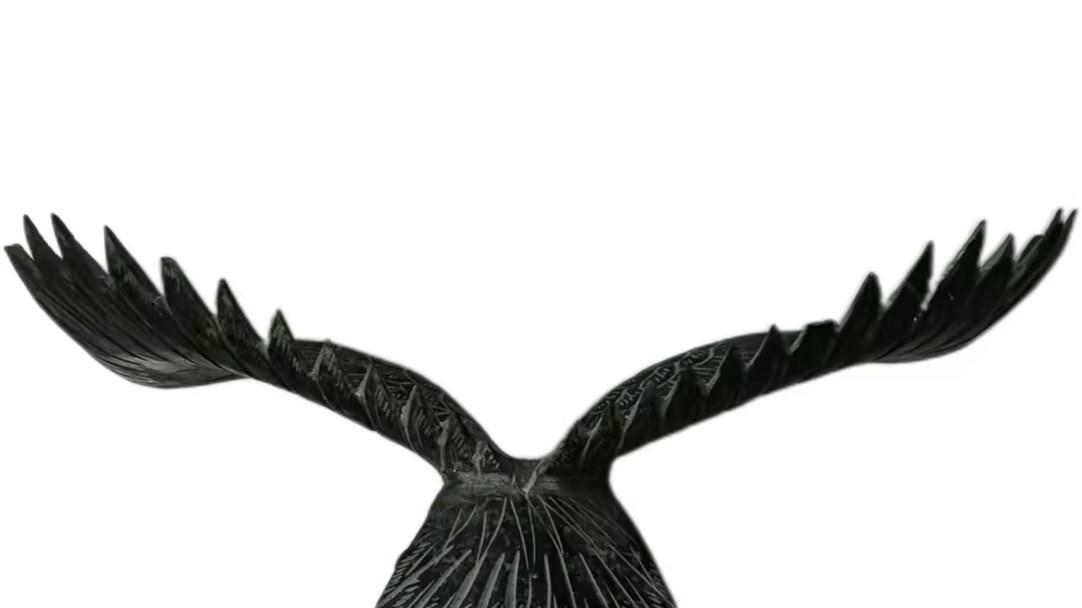 1178-墨玉鹰形石雕摆件：黑宝石上的价值霸权，解码 “雄鹰石雕” 的财富密码与工艺巅峰