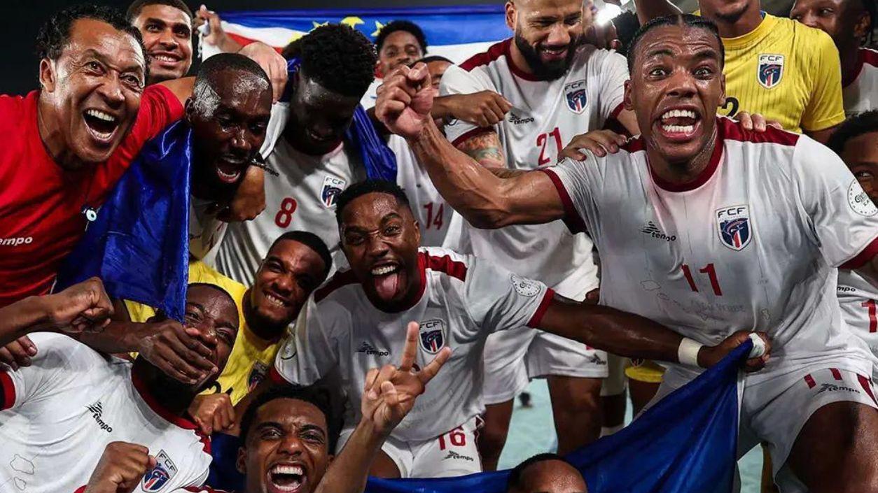 伟大的3-0！53万人口小国杀进世界杯：国土面积不如上海 全国放假