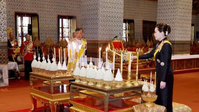 苏提达王后独霸后宫，成为唯一伴驾嫔妃，诗妮娜被流放到德国