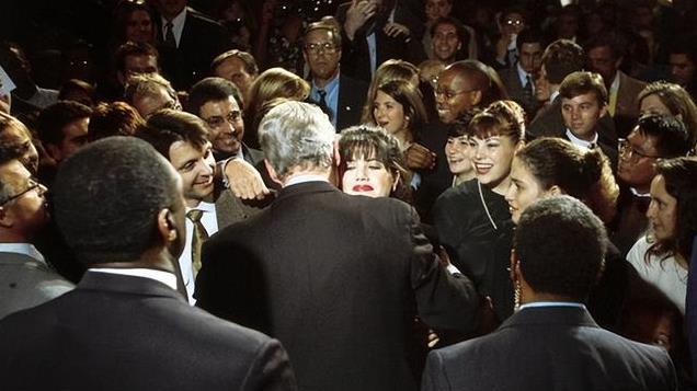 莱温斯基已50岁，变美变瘦很迷人，78岁克林顿第4次住院一身病