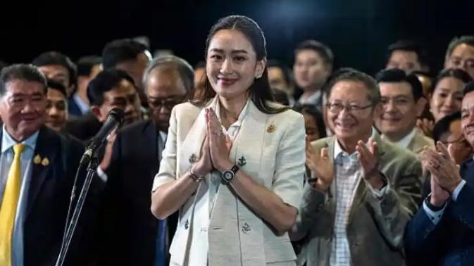 泰国政坛生死局：最年轻女总理迎战"家族政治"风暴