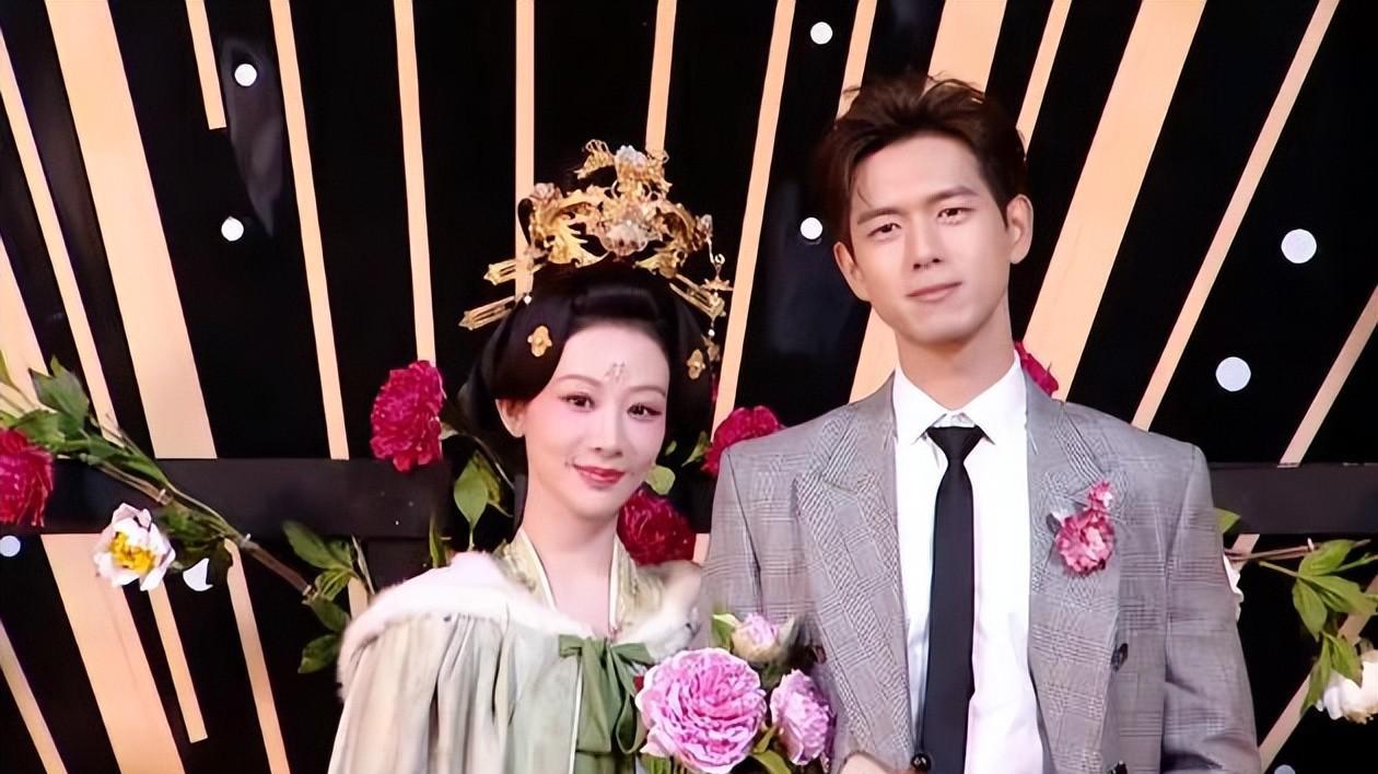 北京这夜，林允妆造显老，宋佳额头宽似马路，被高叶笑死在评论区