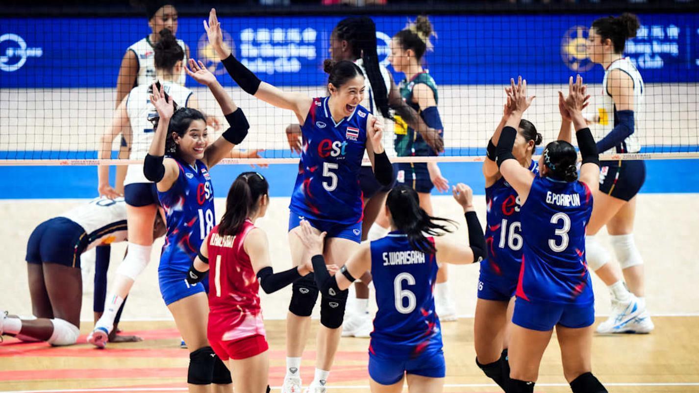 381天不败！ 意大利女排替补席惊现核武器，13扣11中吊打亚洲劲旅登顶