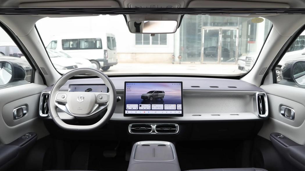 零跑B10上市，入门版配置一般，很难不怀疑是用来引流的？