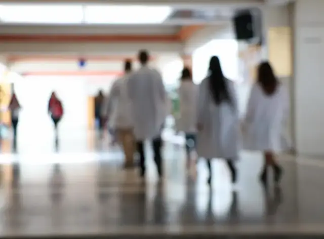 小洛熙事件麻醉科主任被停职，麻醉医生为何觉得有点委屈？