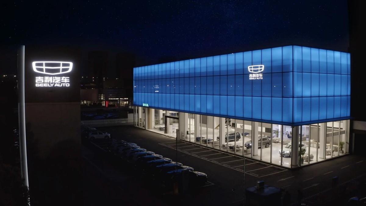 吉利售后暖心行动，追尾事故后，4S店变身车主守护神