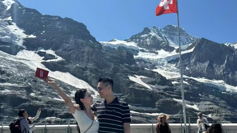 汪小菲新年晒幸福全家福，10岁女儿身高惊人，背后隐藏着什么秘密？