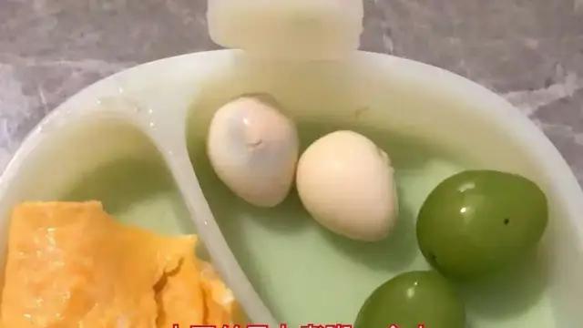 “做2小时早餐娃只吃两口”引热议：自我感动式付出，是一种新型自私