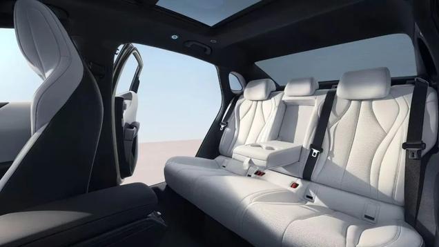 带智驾智能悬架还有冰箱轿跑，只要10万出头？