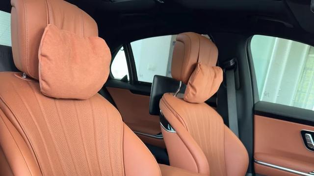 花30万买“平替BBA“？摸到座椅那刻我裂开了！