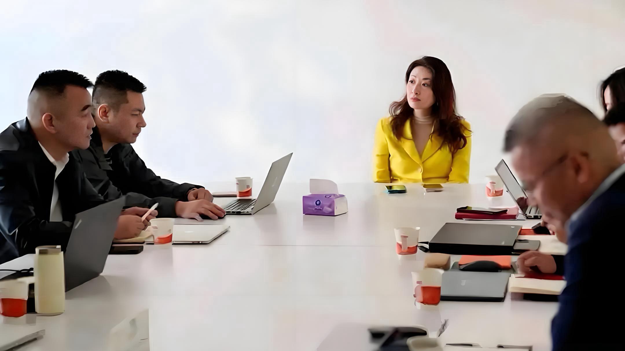 泪目！宗馥莉捐1000万支援香港火灾：卸下娃哈哈光环，她的坚守更动人