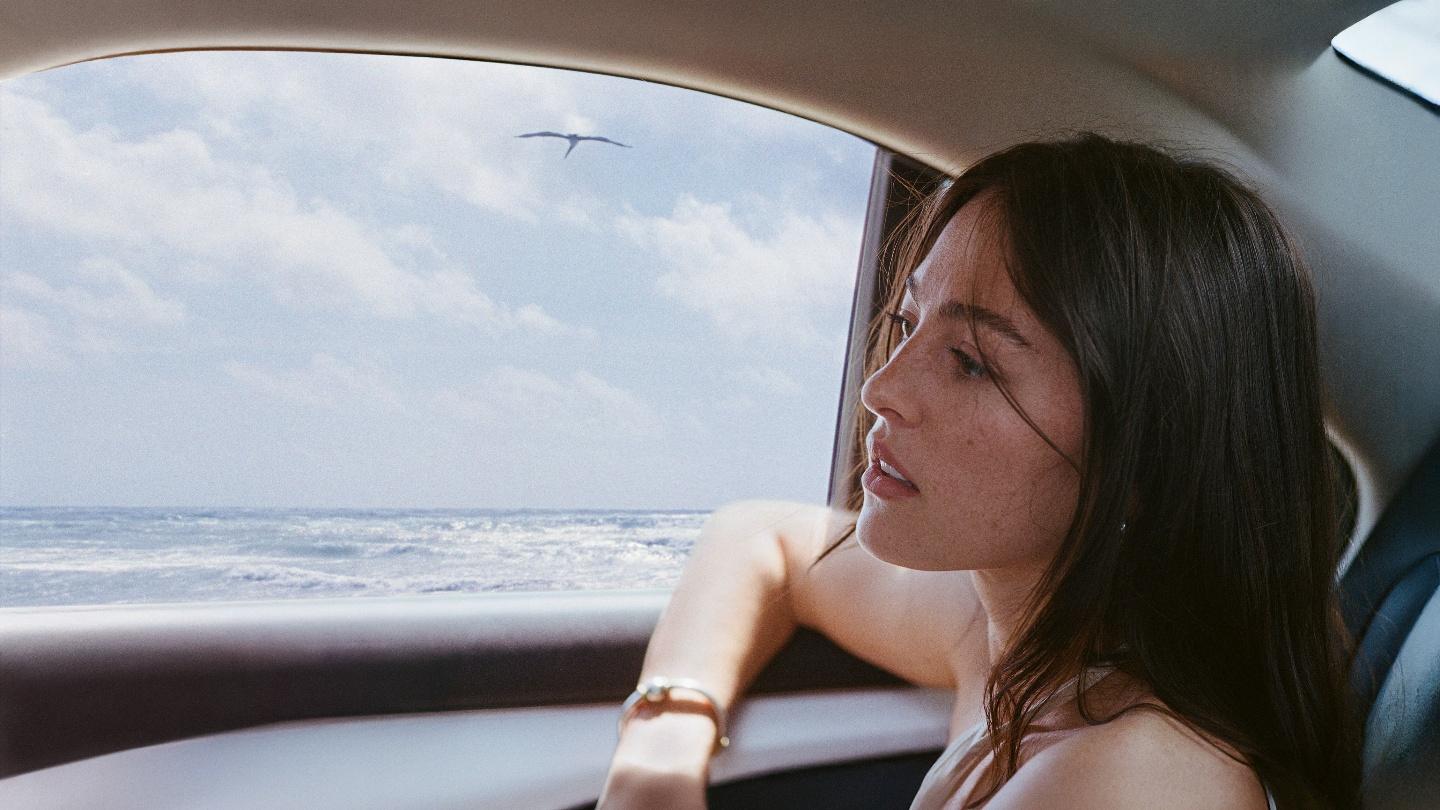 瑰丽酒店携手圣丹斯电影节获奖导演Jack Begert开启夏日企划