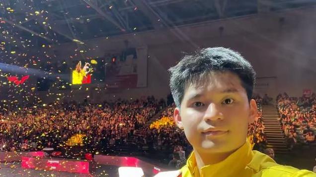 伟大！太有排面：林诗栋4-2夺冠，央视+人民日报第一时间发文祝贺