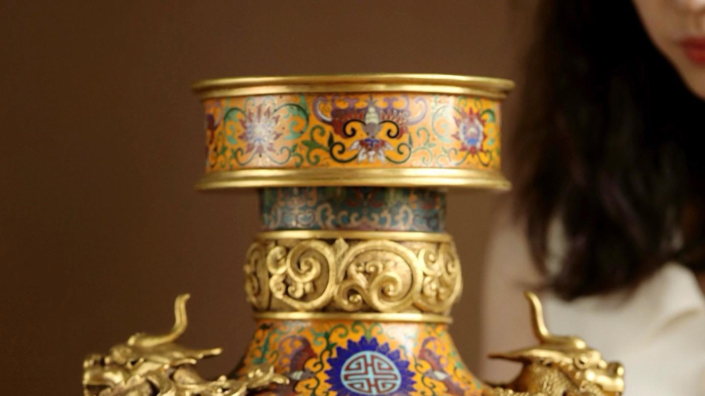 繁花似锦，古韵今辉，掐丝珐琅藏草瓶