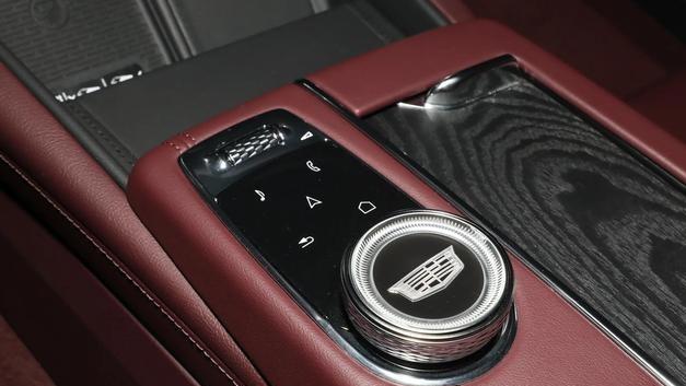 被低估的豪华C级车，凯迪拉克CT6到底有啥不为人知的细节？