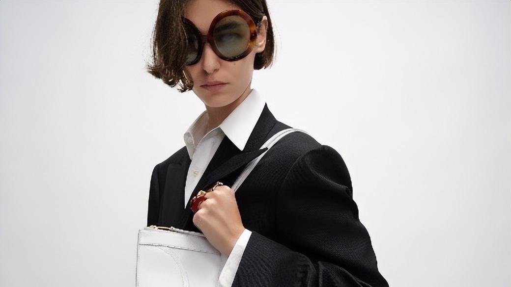 CELINE 2026春季手袋推荐：NEW LUGGAGE与SOFT TRIOMPHE，实用与风格并